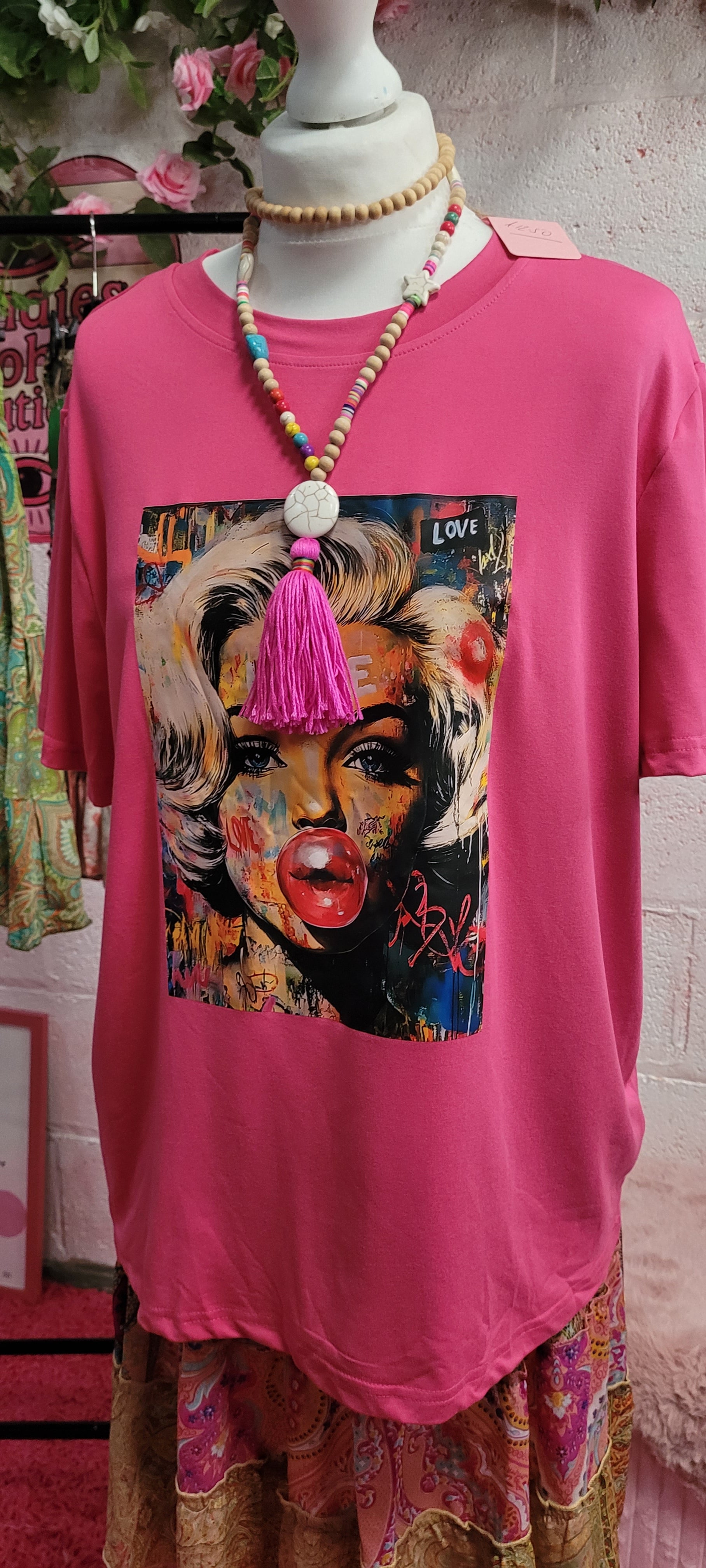 Move Me Marilyn Bubble Blow T Shirt Large Pink