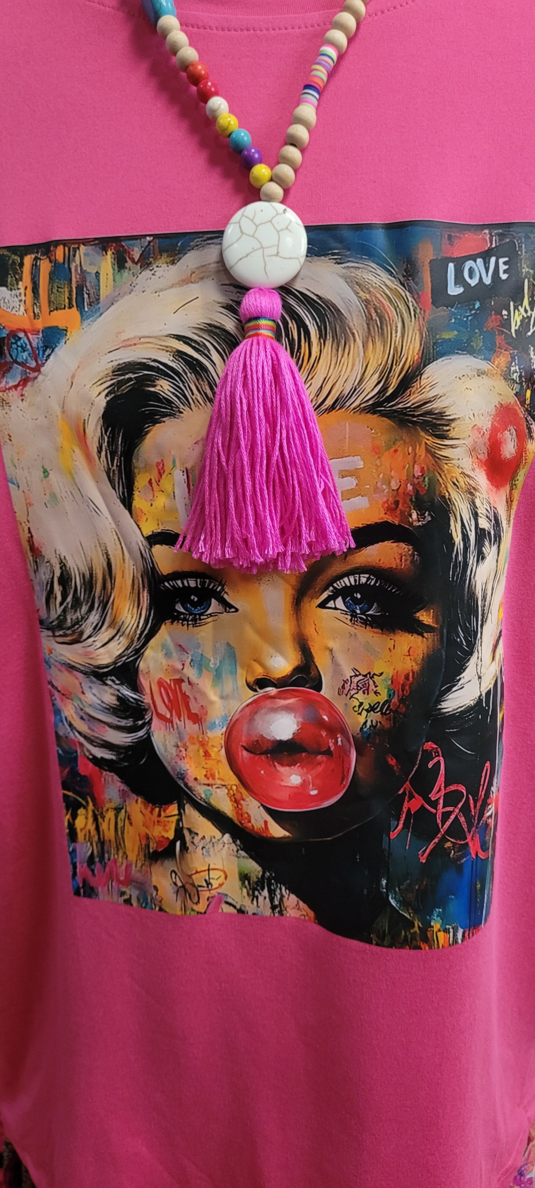 Move Me Marilyn Bubble Blow T Shirt Large Pink
