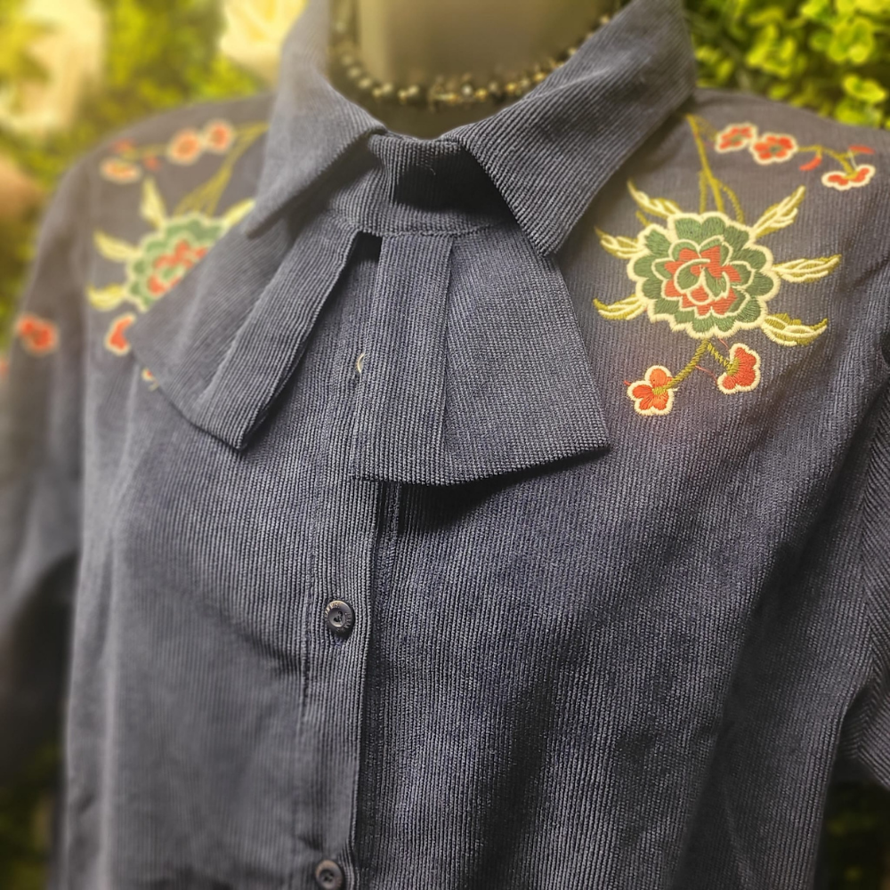 Needle Cord Pussybow Blouse