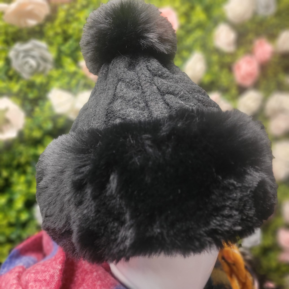 Blondie's Chunky Knit Bobble Hat