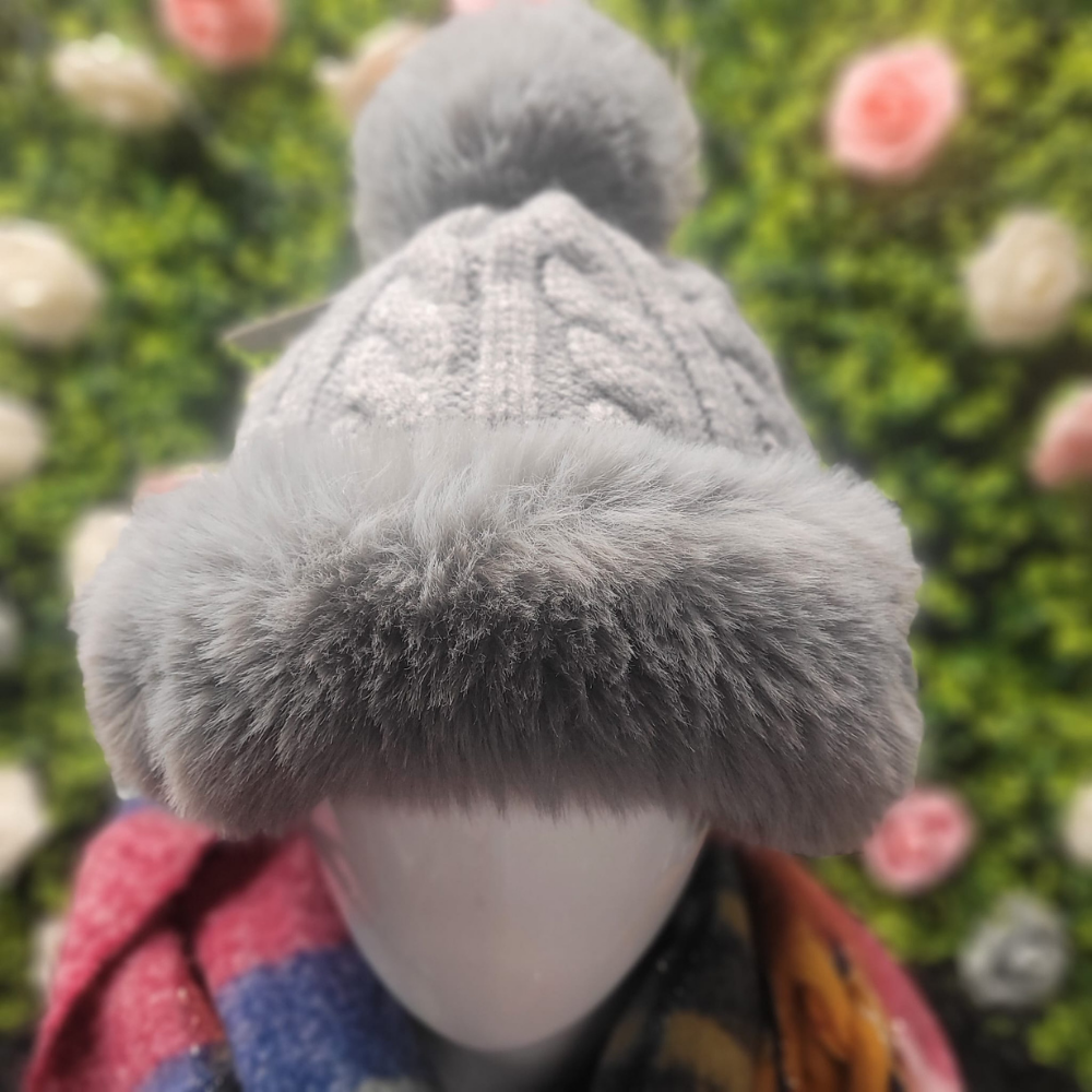 Blondie's Chunky Knit Bobble Hat