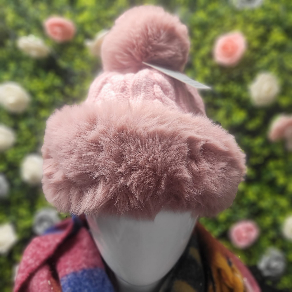 Blondie's Chunky Knit Bobble Hat