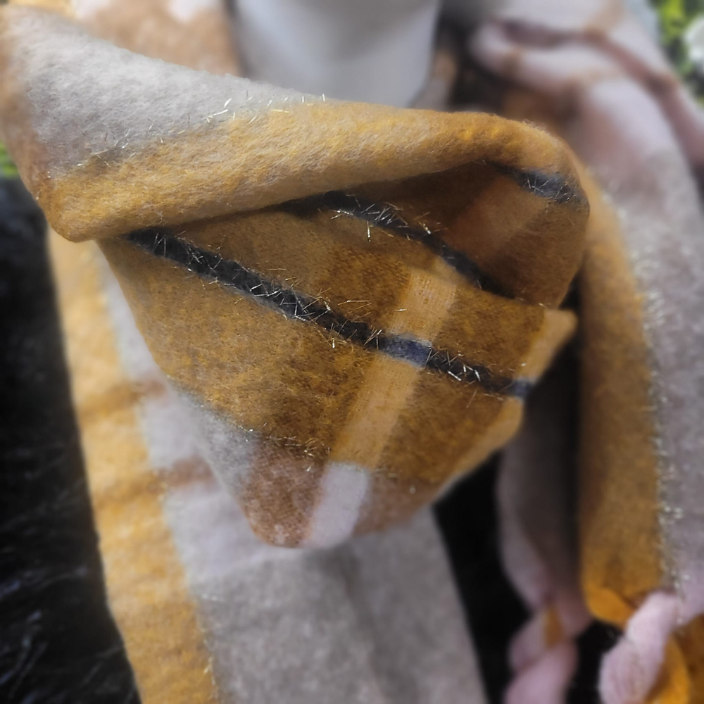 Gloria Glitz Weave Plaid Scarf