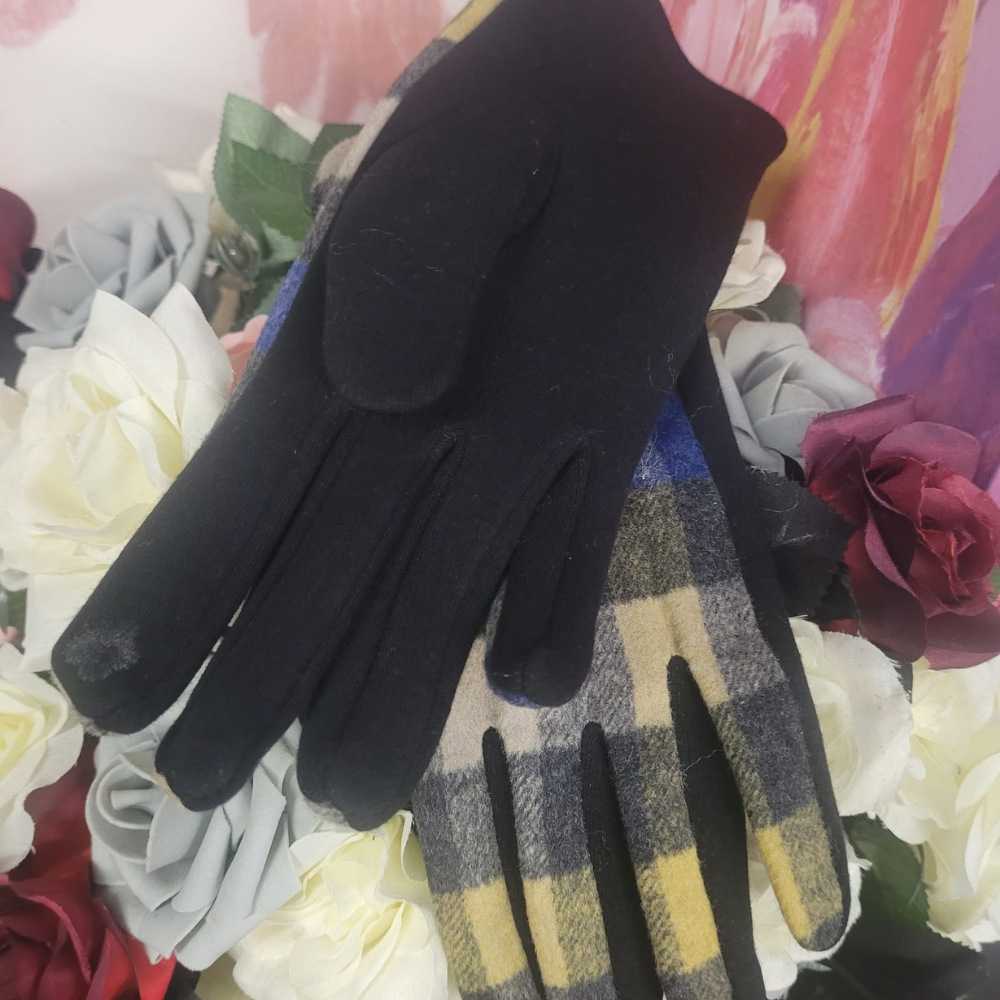Livy Plaid Glove