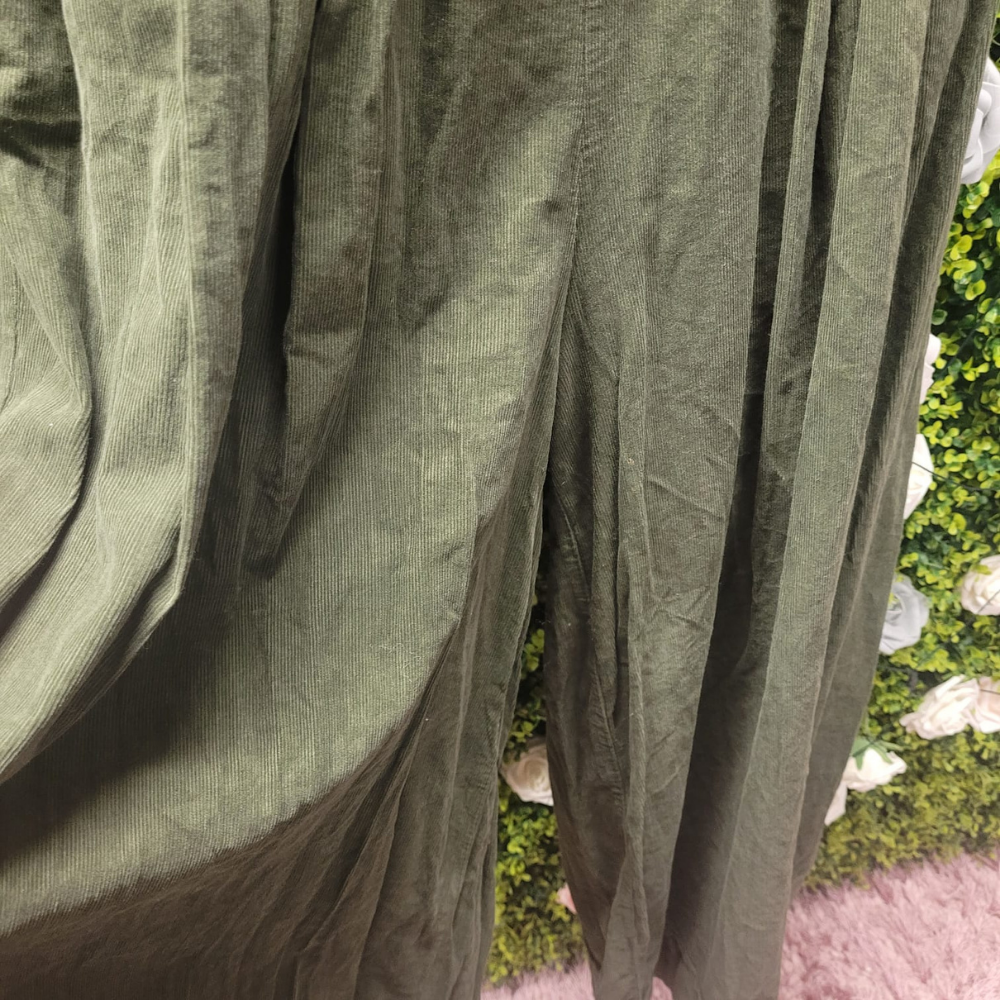 Wide Leg Needle Cord Frayed Turn Up